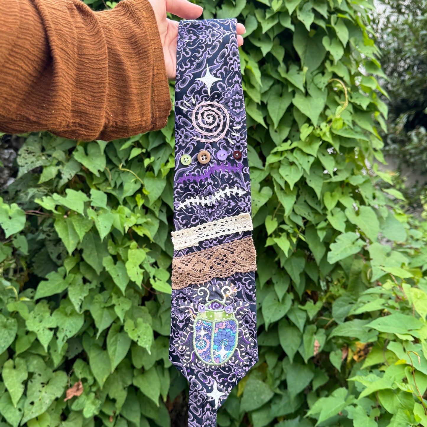 Beetle Buddy Tie