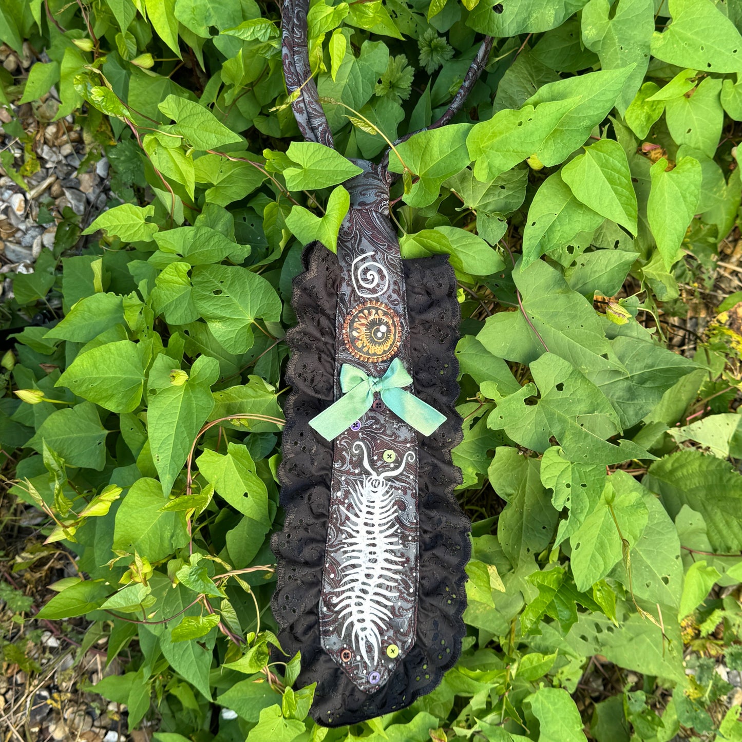 Earth Fae Tie