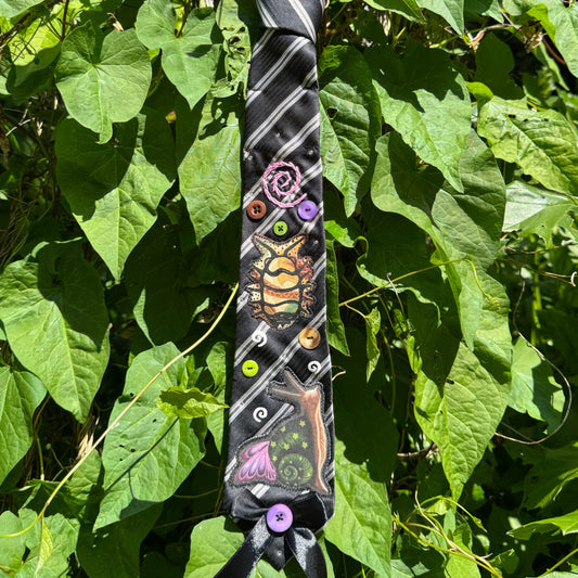 The Snail Trinket Tie